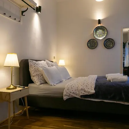 Cozy Retreat In The Old Town Apartment *